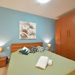 Gozo Spacious With Large Communal Pool *