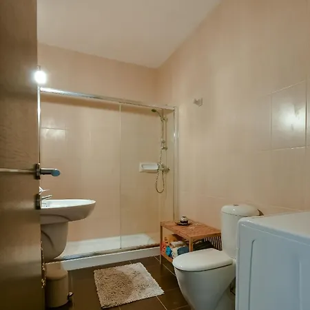 Gozo Spacious With Large Communal Pool * Qala