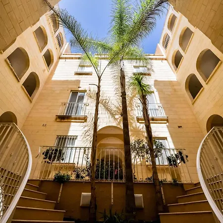 Gozo Spacious With Large Communal Pool