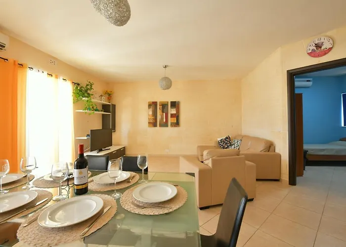 Gozo Spacious With Large Communal Pool Апартаменты *