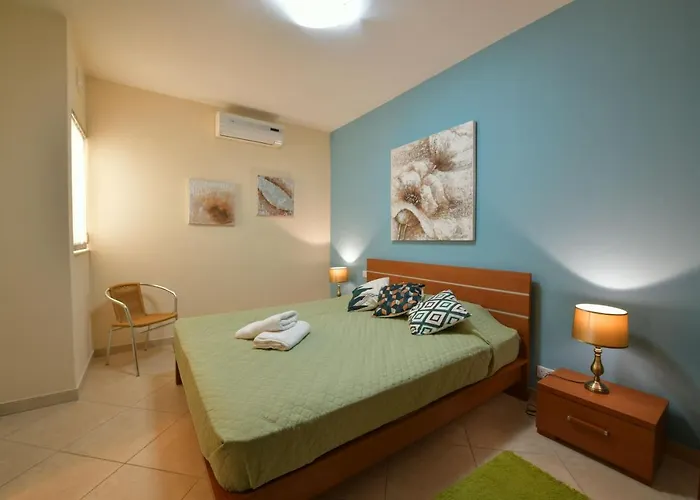 Апартаменты Gozo Spacious With Large Communal Pool Кала