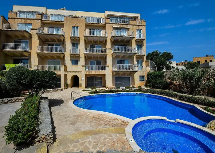 Апартаменты Gozo Spacious With Large Communal Pool *