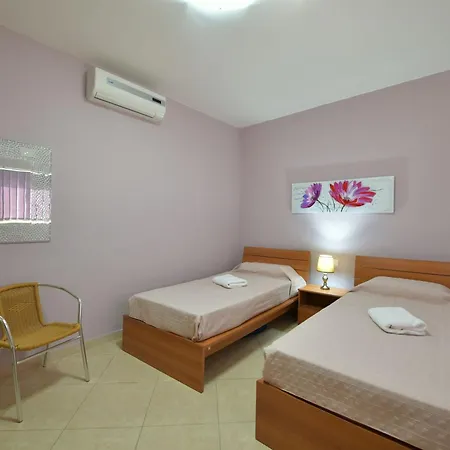 Gozo Spacious With Large Communal Pool * Qala